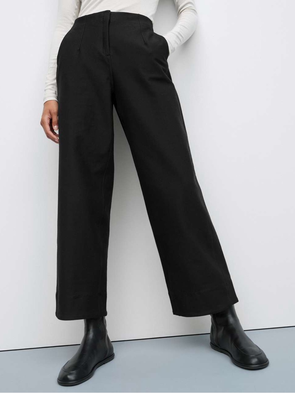 Lululemon Utilitech Straight Leg 7/8 Trouser
